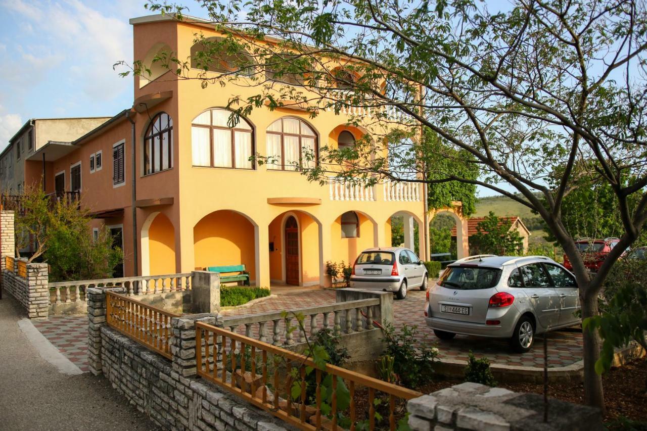 Apartmani Nakić Vrpolje Zewnętrze zdjęcie